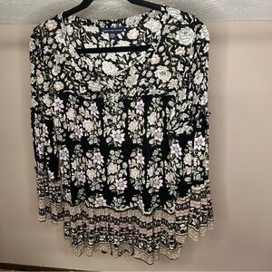American Eagle Black Floral Long Sleeve Blouse